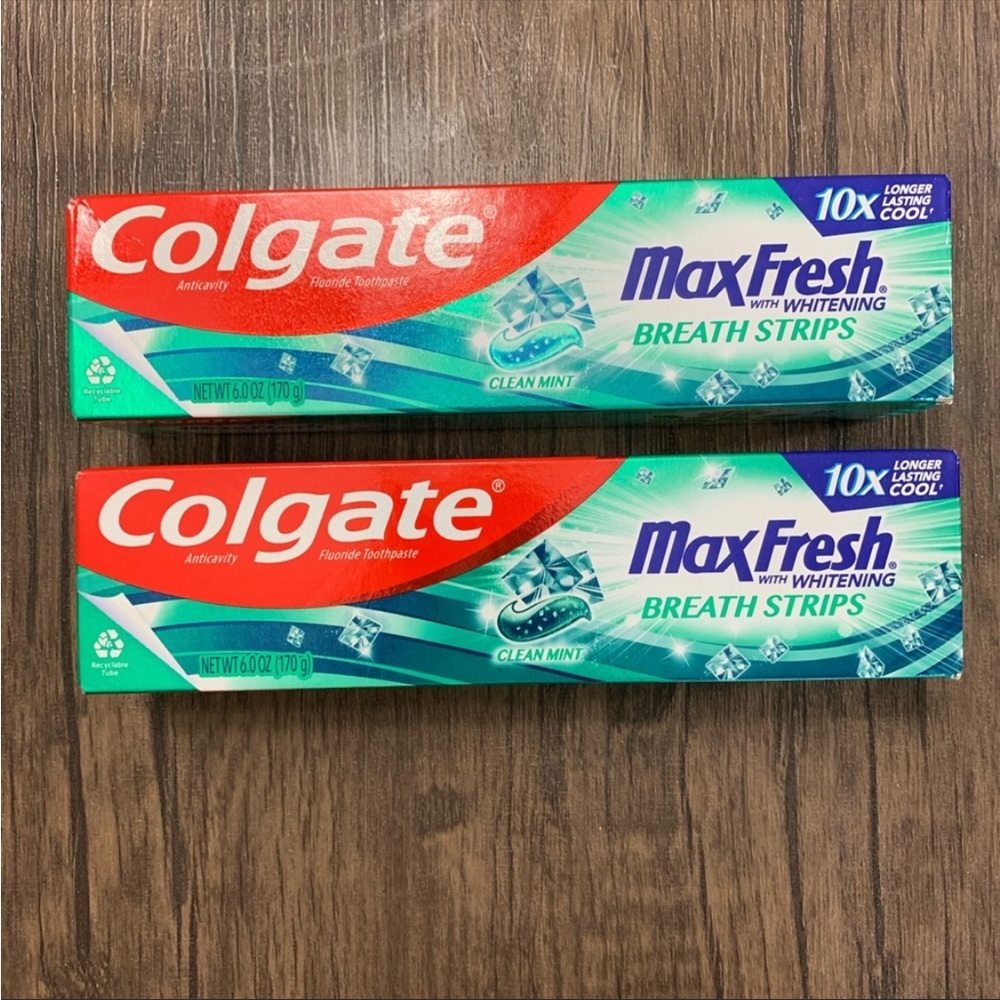 ✨ NWT Colgate Max Fresh Clean Mint Toothpaste ✨